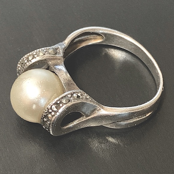 * Vintage Genuine Pearl Marcasite Sterling Silver 925 Ring - Picture 2 of 8